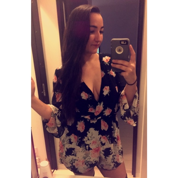 🟢BOGO FREE🟢 Gorgeous Romper - Picture 10 of 11